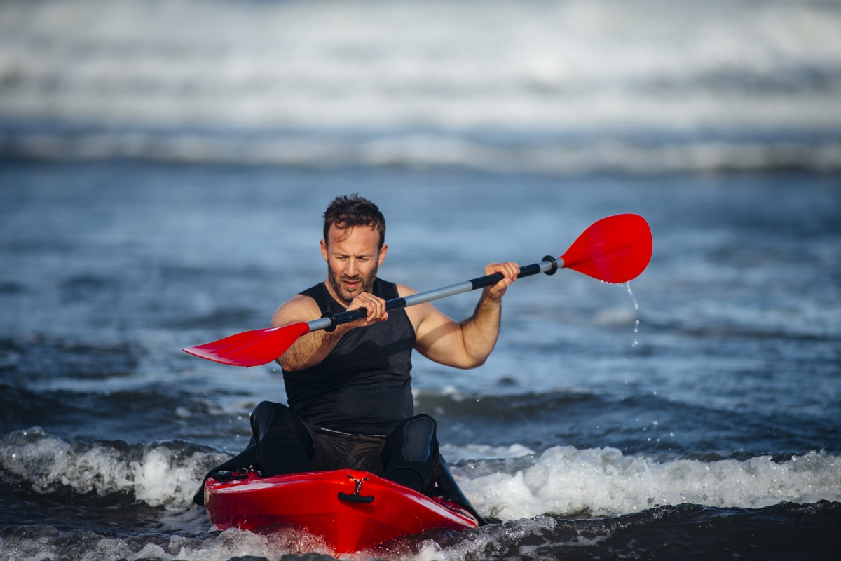 how many calories does kayaking burn